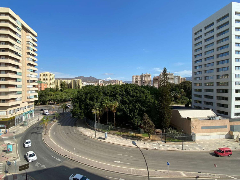 Málaga, Costa del Sol, Málaga, Spain - Apartment - Middle Floor