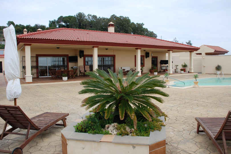 Estepona, Costa del Sol, Málaga, Spain - Villa - Detached