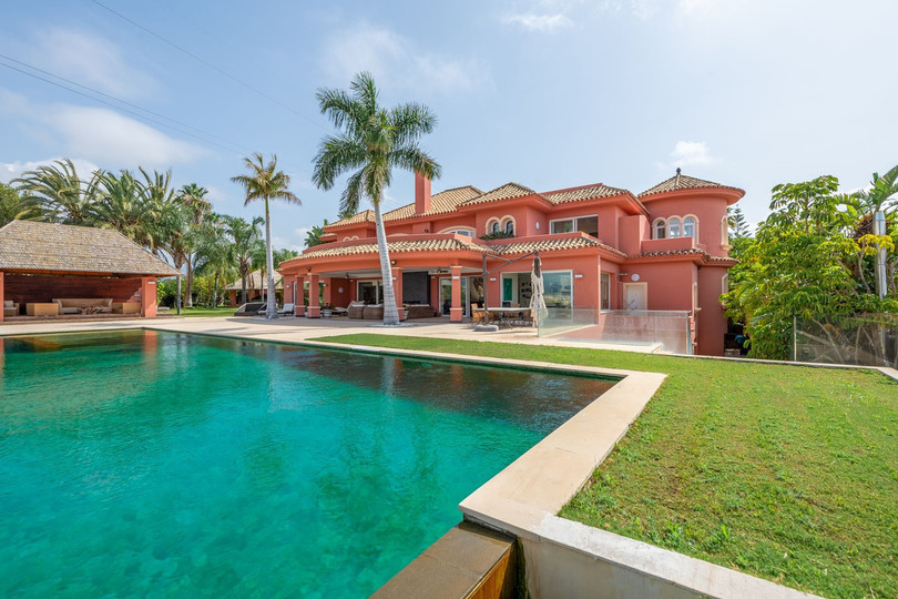 El Paraiso, Costa del Sol, Málaga, Spain - Villa - Detached