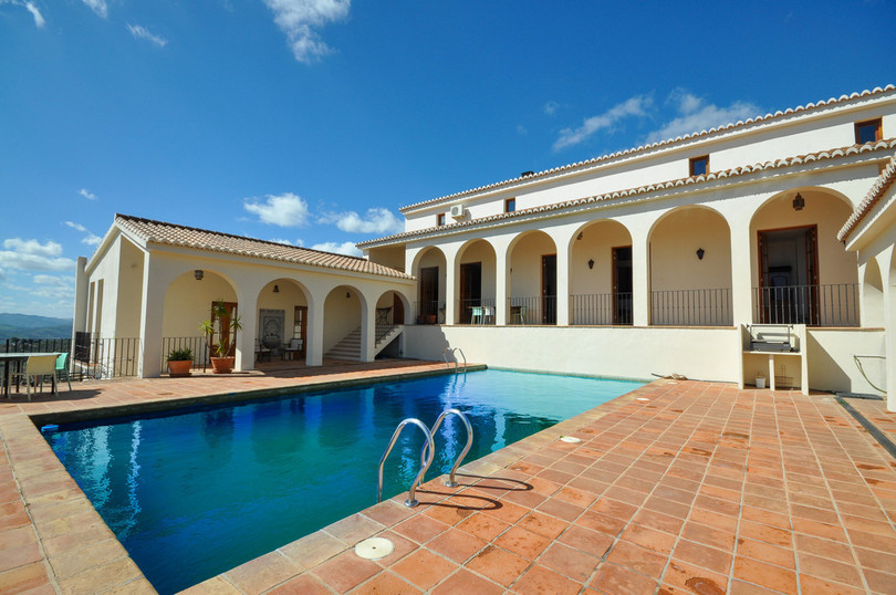 Alcaucín, Costa del Sol East, Málaga, Spain - Villa - Detached