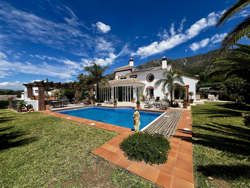 Valtocado, Costa del Sol, Málaga, Spain - Villa - Detached