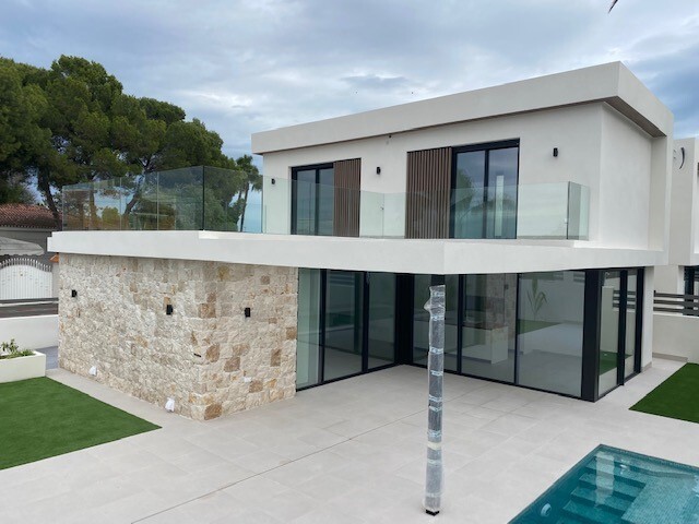 An amazing villa in the sought after area of Orihuela Costa